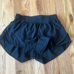 Lululemon hottie hot shorts size 4